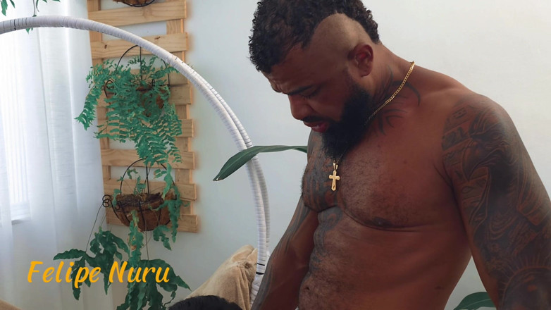 Felipe Nuru: Alojarse Con Un Chico Superdotado
