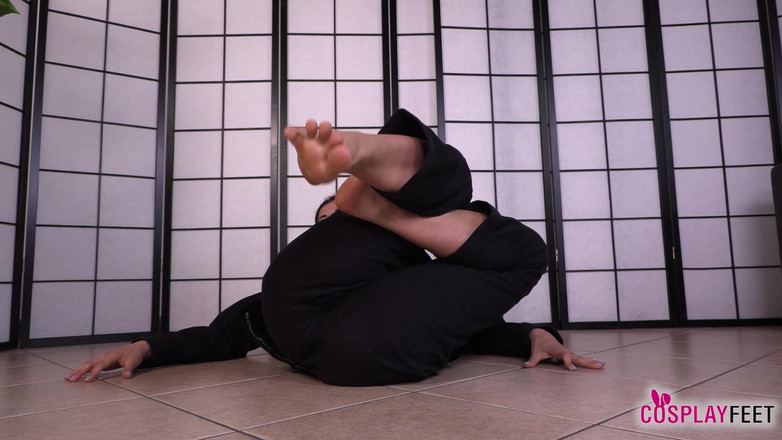 Feet & Cosplay: La instructora de karate Bianca Blance te muestra cómo usar...