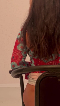 Il m'a laissée excitée et seule, alors j'ai baisé son ami pour lui donner une leçon ! Suivez-moi, pipe