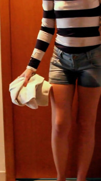 Short Pants Redhead Had a Pipi Accident and Wet Her Pants