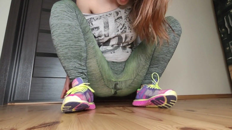 Adele Amber: Pissing with shoes,,,,