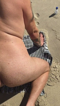 Baise rapide sur la plage