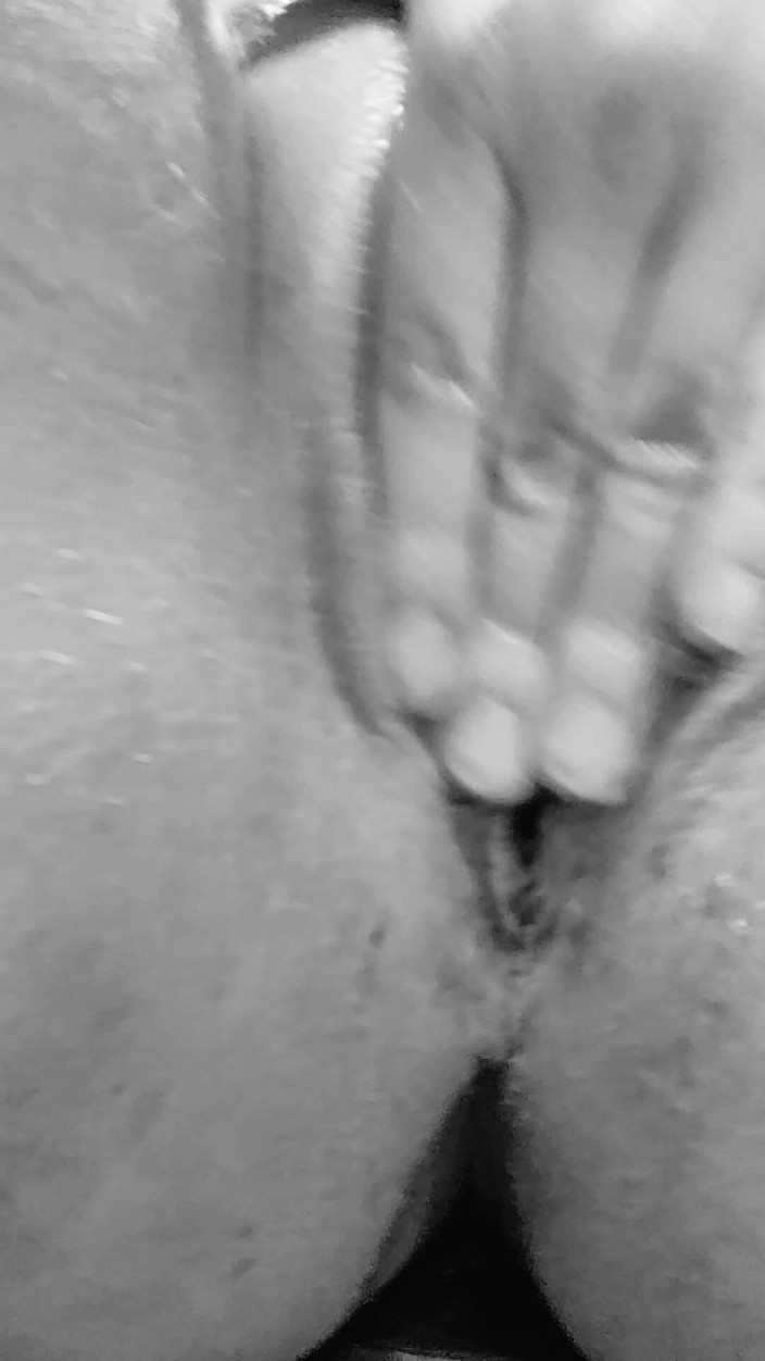 Misses Dickinson and Roughael: Masturbation Mit Geölter Muschi