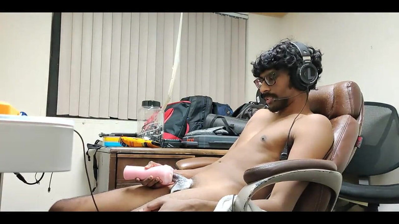 NANDgasm: Iată un videoclip cu mine doar în mod normal, masturbându-mă