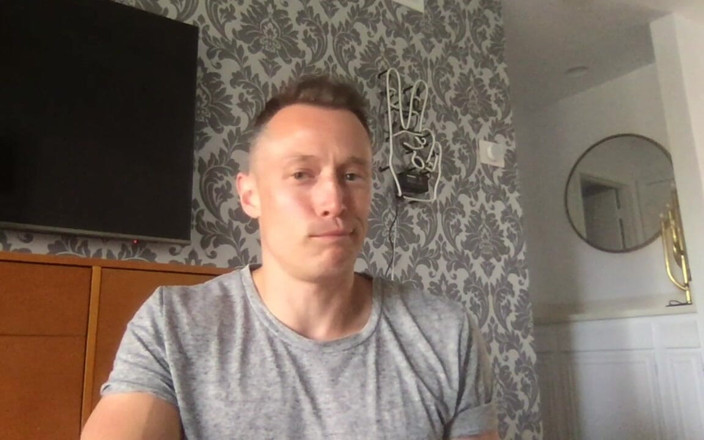 Himeros Backstage: Il faut un village pour un chat sexuel gay