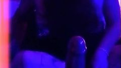 Sissy Jaymee: 거대한 딜도를 목구멍으로 핥는 소녀