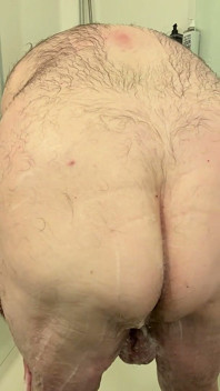 Coach Karl Soaps His Butt 7222