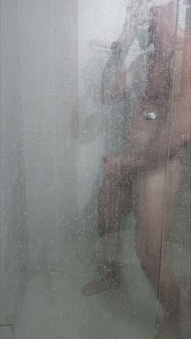 EngagedRomance919: 我给嫂子拍了个视频，好让她能更好地了解我