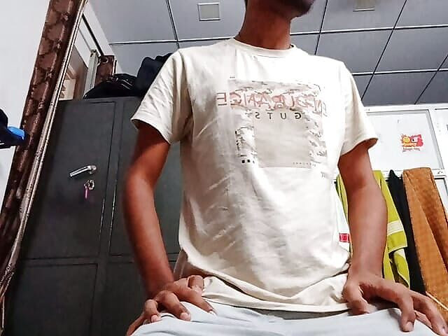 sexy_series: Мужчина раздевается, обожает член и играет обнаженной