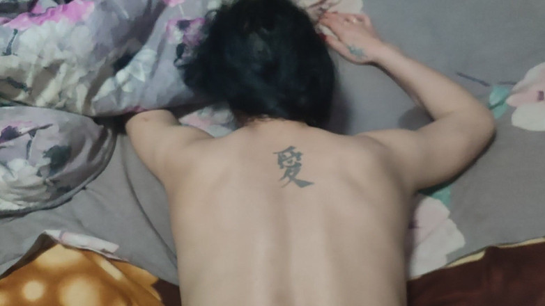 DirtyLubov: Anal cu păr negru dezbrăcat