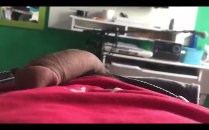 i7Bernard: Handjob im bett # 13