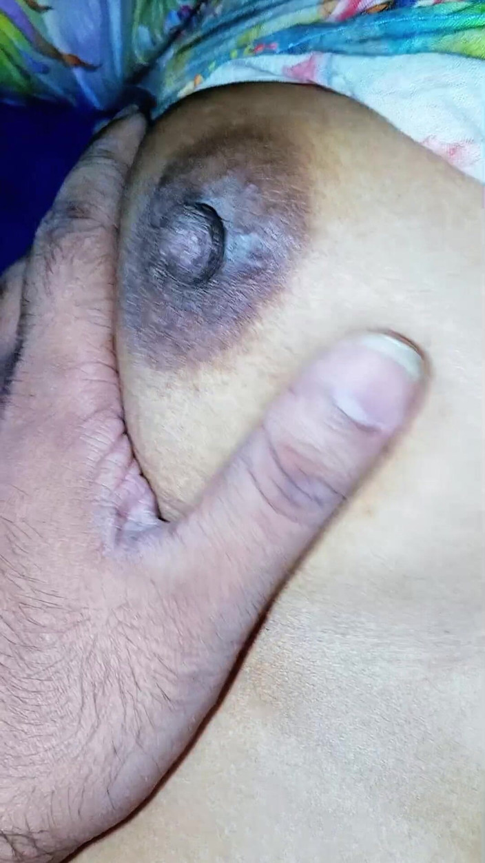 NAZMA: Manžel, manželka sdílí okamžik s přítelem a užívá si romantický...