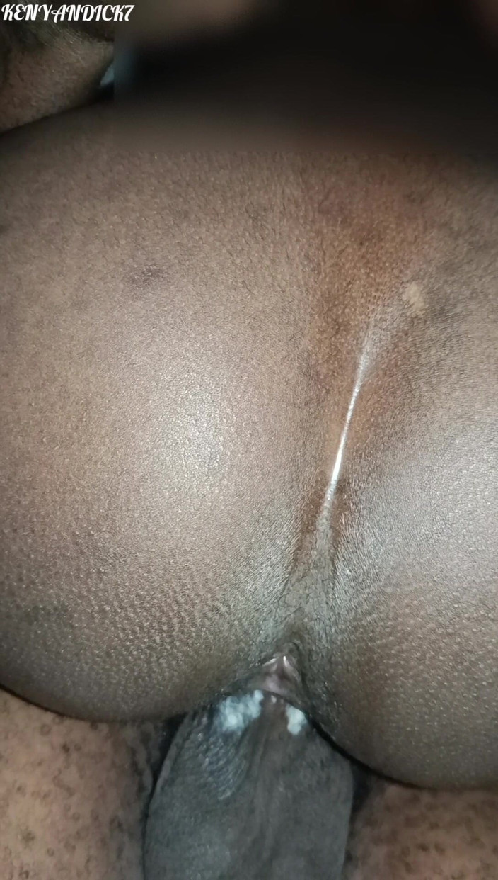 Kenyan Dick: Quente gozada interna queniana ébano bebê sendo fodida com força depois...