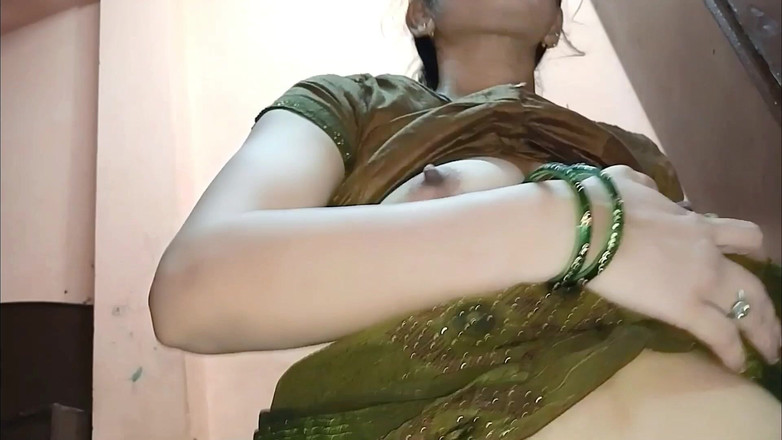 Janvibhabhii: Yeni evli çiftler gece yarısı seks ilişkisi yapıyor