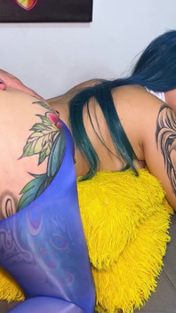 Bulma mengongkek Goku Semasa Vegetta Berlatih