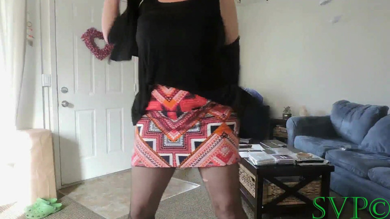 Nasty grannies: Une mamie aux gros seins flasques fait un cam show