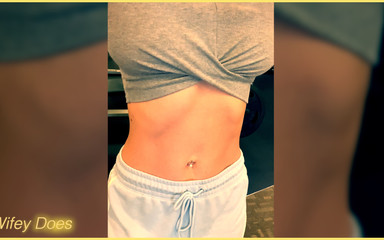 Wifey Does: Isteri bersenam panas yang menakjubkan