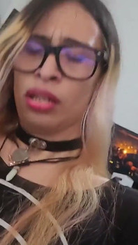 我救了saki的亨欣露出，然后我发现她是一个变性女孩，所以我操了她