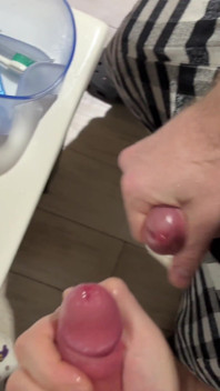 Accidental Golden Shower on My Hand While Pissing in Sink & Cumshots