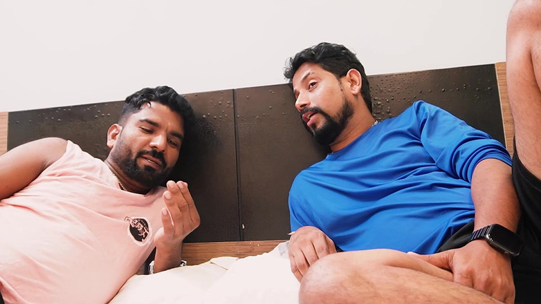 Your dream girl: Plivání zábava se sousedkou, sex ve třech