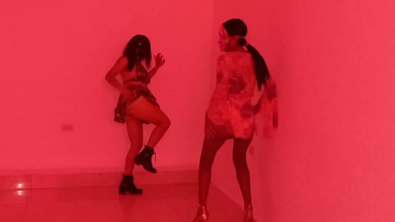 Martin13: Cele mai bune prietene se reunesc pentru a face un...