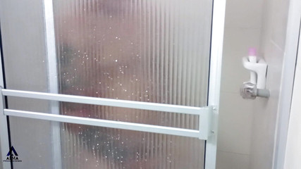 Ferragamo: Моя сводная сестра ходит в, пока я принимаю душ и согревает меня, чтобы меня трахнули.