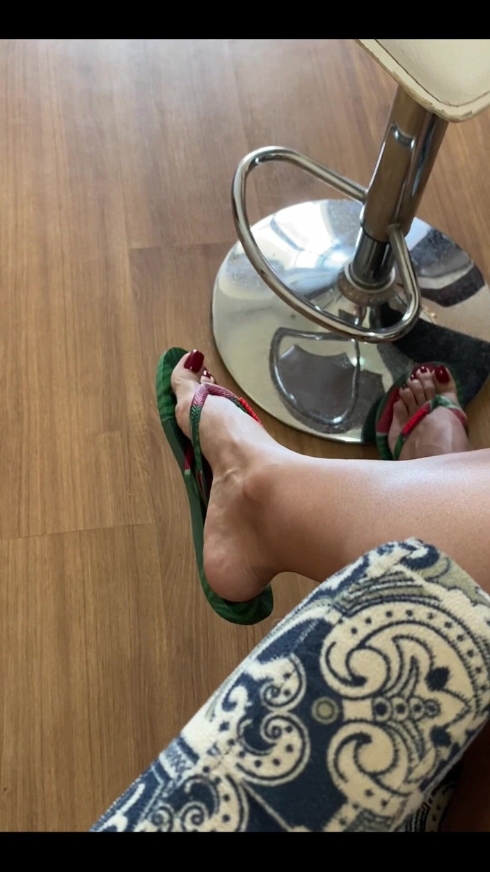 KiffaFeet: 有色指甲的脚