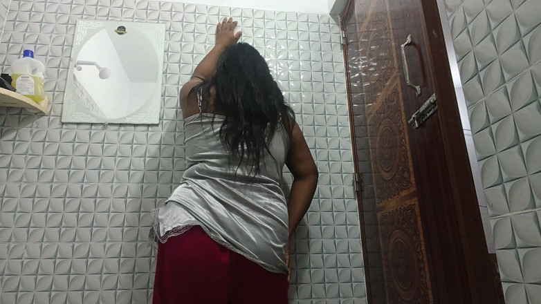 Tabasum studio: Desi Girl Bathh