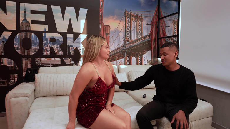 KerentSleen: Мачеха-блондинка Не Может Поверить, Что У Подруги Сына Такой Большой Член