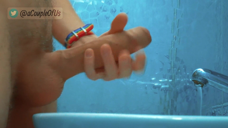 ACoupleOfGuys: Mendapat Blueballs Selama kencan panas. Muncrat banyak banget di kamar...