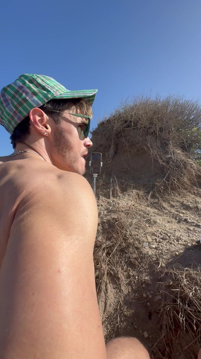 Liam Harding: Tata Se Fute Cu Fundul Mare Sportiv Musculos Pe Plajă