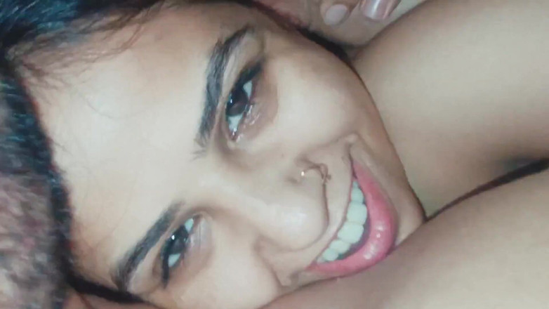 Hot Sis: Latika完全肮脏的谈话和操逼硬