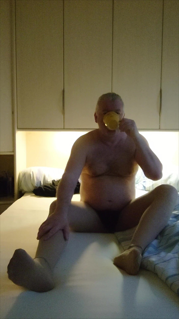 Carmen_Nylonjunge: Nylonový Kluk Vám Přeje Mrazivé Ráno