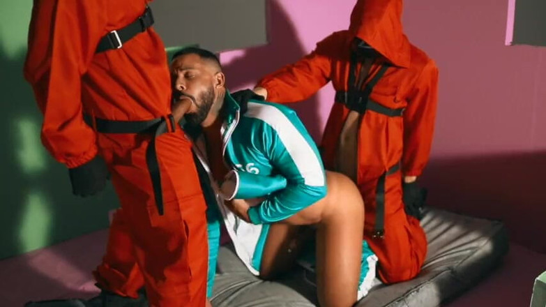 ortizjona: Parodia gier pięścią squid, oglądaj Jona Ortiz Hole Uzyskiwanie pięści...