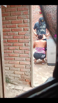 Mengongkek adik ipar panas saya.
