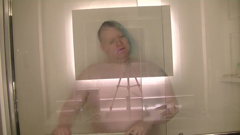 Roxxie rae page: Seduzione in doccia