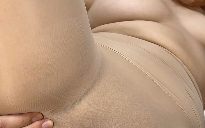 Mila Daisy: Deusa nylon sedução pés cu buceta provocando