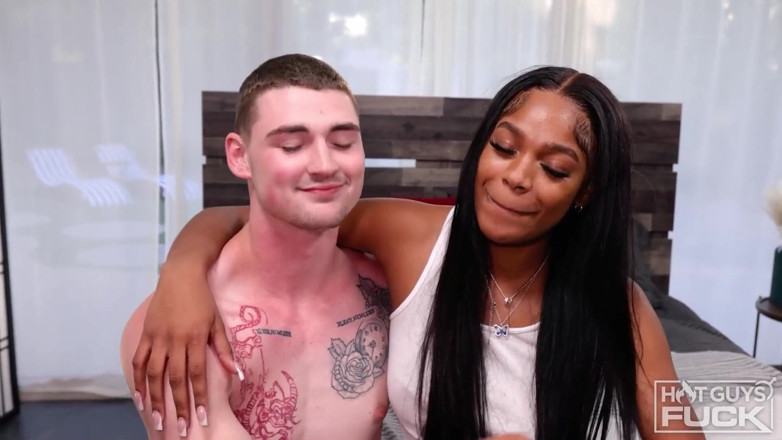 Hot Guys Fuck: Black 18yo ดาวหีดำ Brianna Moore เย็ดกับผู้ชายหล่อๆ