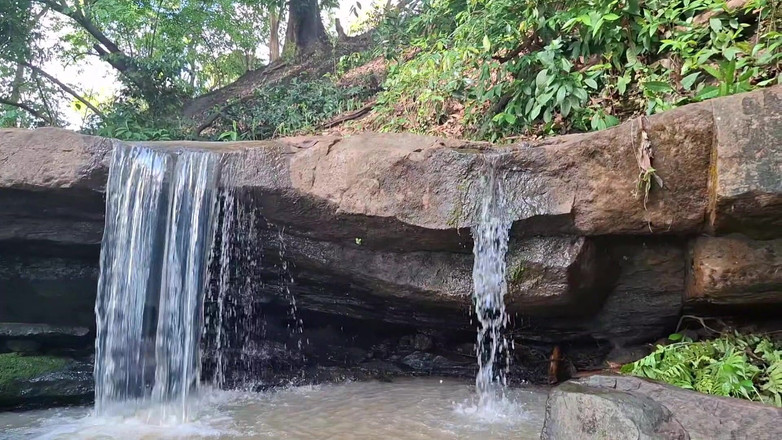 BMCs: Ztracený penis, daleko od všeho, vzrušený, hledá lepší velký penis