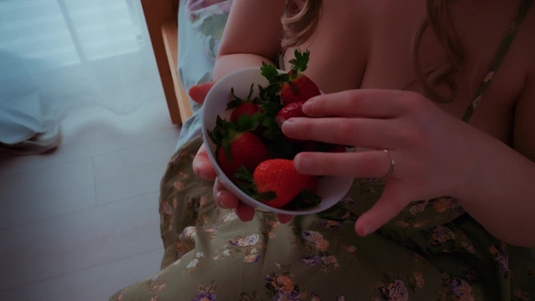Mrs Wetslavs: Měkká a žíznivá - jarní masturbace zralé ženy.
