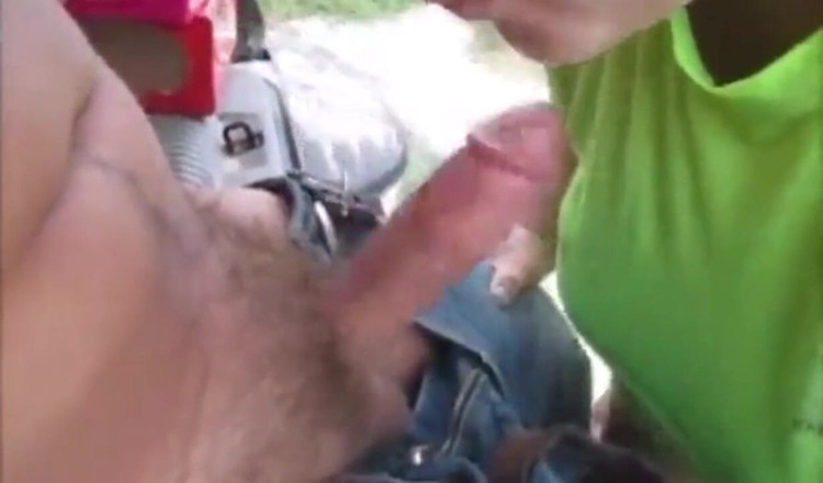 Fat House Wife: Hot wife in front yard sucking hard dick &amp; swallowing mouth...
