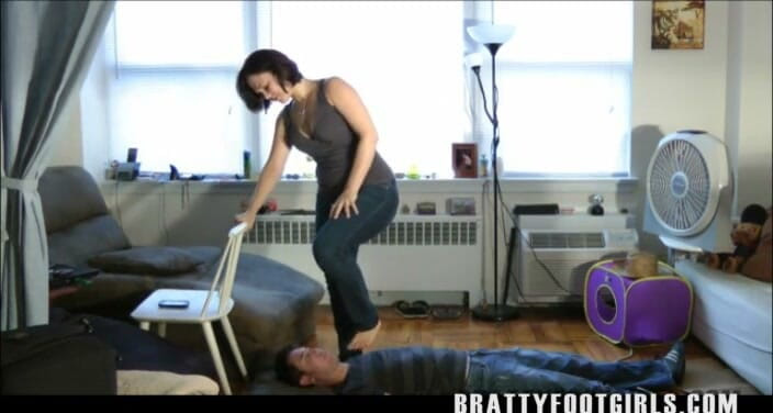 Xbrats: Calpestare il fidanzato dei miei coinquilini pt. 1 (sborrata lunga)