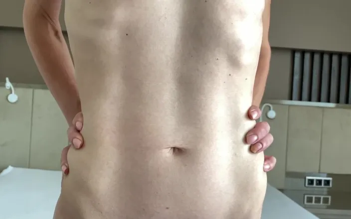 Mistress Mary: Muscular Back &amp; Biceps of Mistress Mary