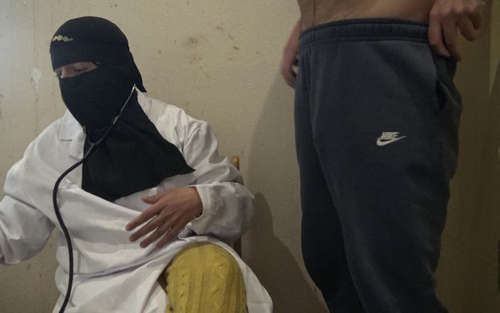 Souzan Halabi: Băiatul timid este șocat când o asistentă musulmană îi atinge pula