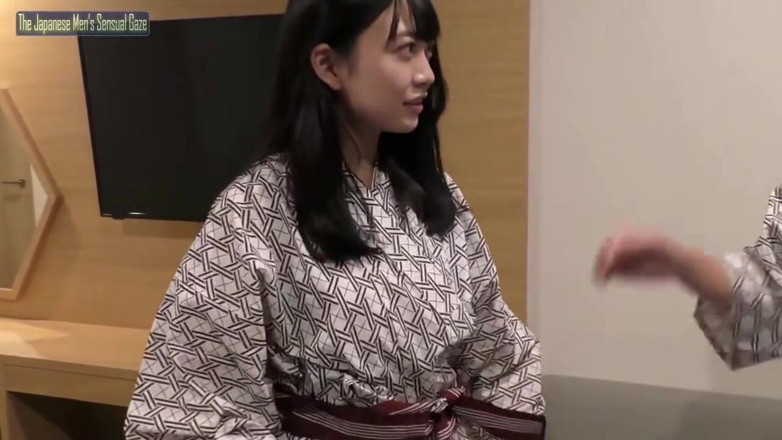 Far east hentai works: Kyoto nachtfall vertieft, als eine süße schönheit ihre yukata einen...