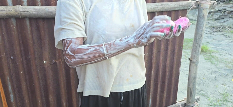 SafeRosebush8: インドのXXX入浴ビデオポルノ動画