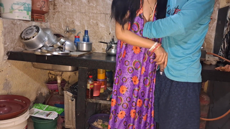 Shima kumari44: भारतीय देसी गांव भाभी और देवर की किचन में जोरदार चुदाई xxx वीडियो, हॉट सुंदर भाभी देवर सेक्स वायरल वीडियो