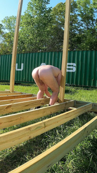 Costruzione nuda sulla proprietà