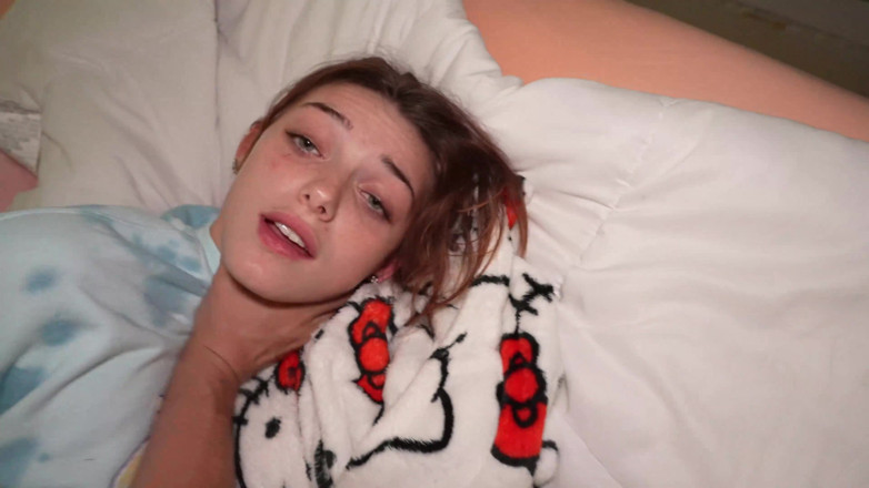 Shrooms Q: Johnny Love के साथ डैडी फेटिश उसके बड़े लंड पर फुहार छोड़ते हैं