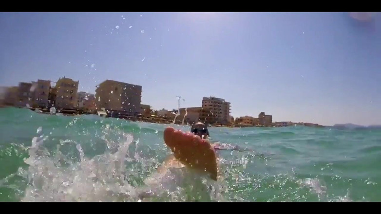 BritneySwallows: Briser les vagues